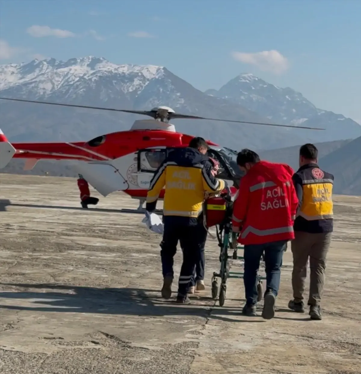 15 Aylık Bebek Helikopterle Van’a Sevk Edildi