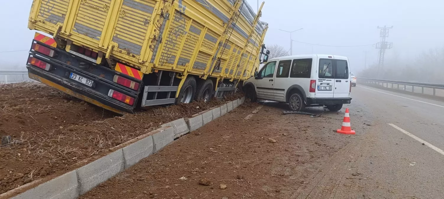 Elazığ-Malatya Yolunda Zincirleme Kaza: 1’i Ağır 4 Yaralı